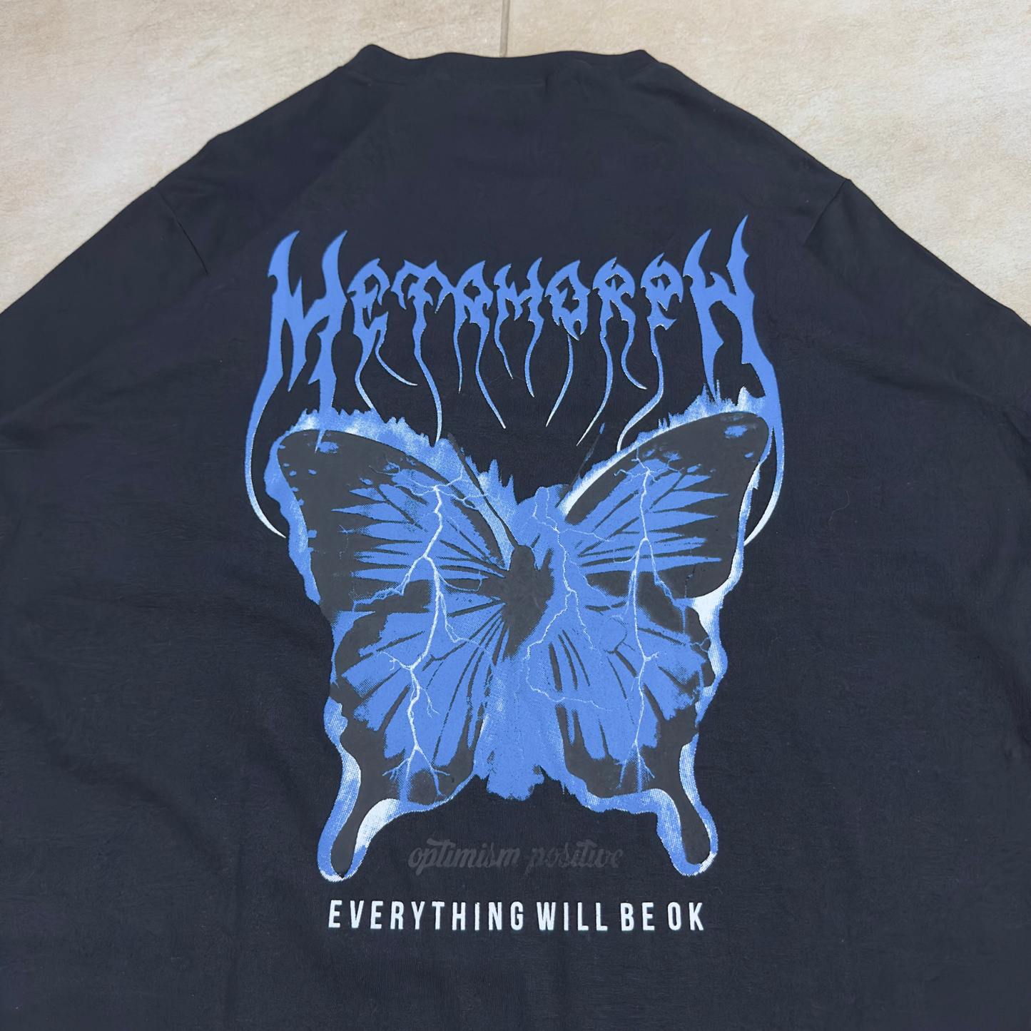 REMERA OVERSIZE METAMORPH