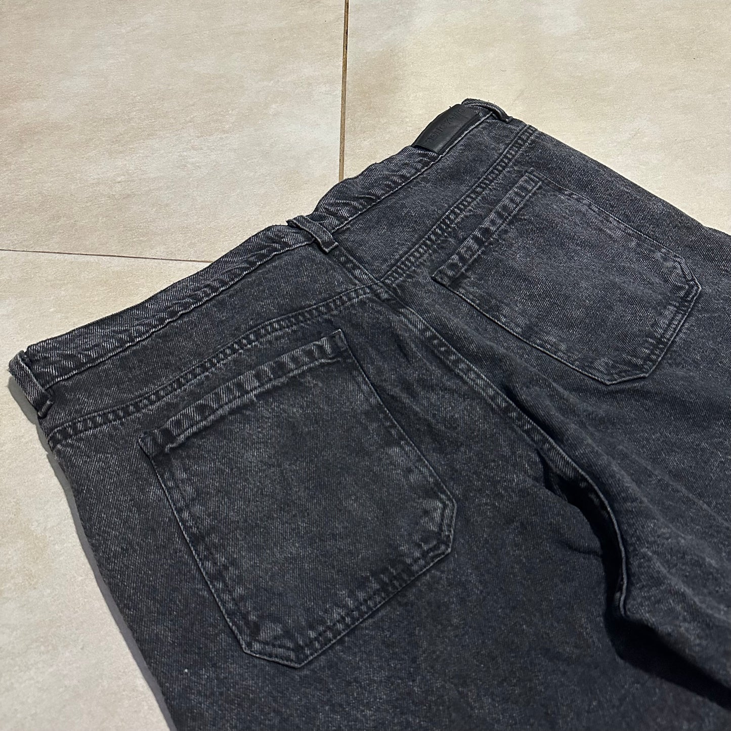JEAN BAGGY KAKAROT BLACK