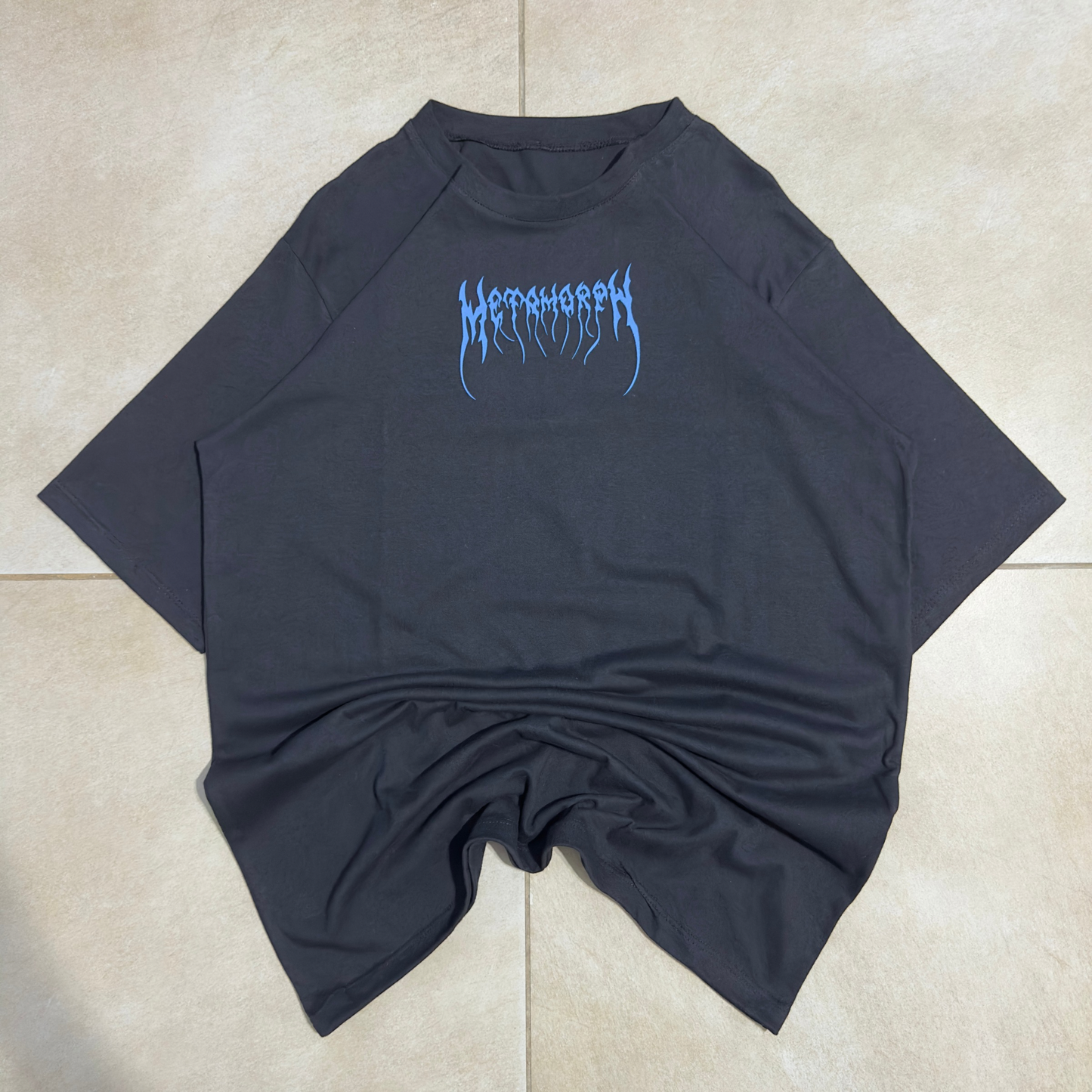 REMERA OVERSIZE METAMORPH