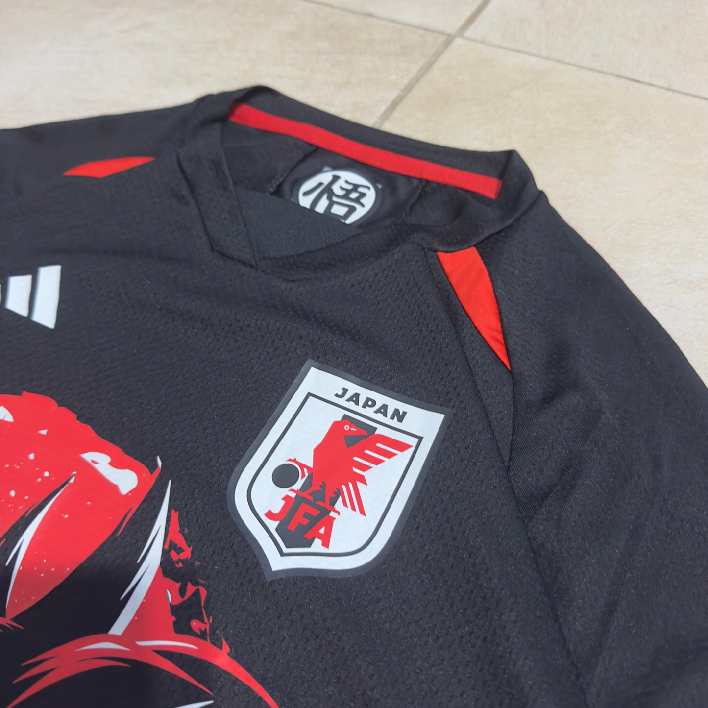 CAMISETA DE JAPON VERSION FAN DE DBZ (GOKU)